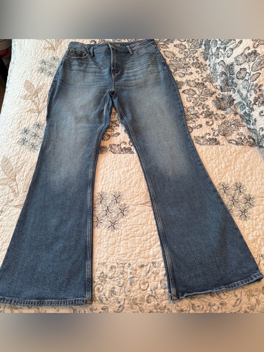 Old Navy extra high rise Flare jeans size 10